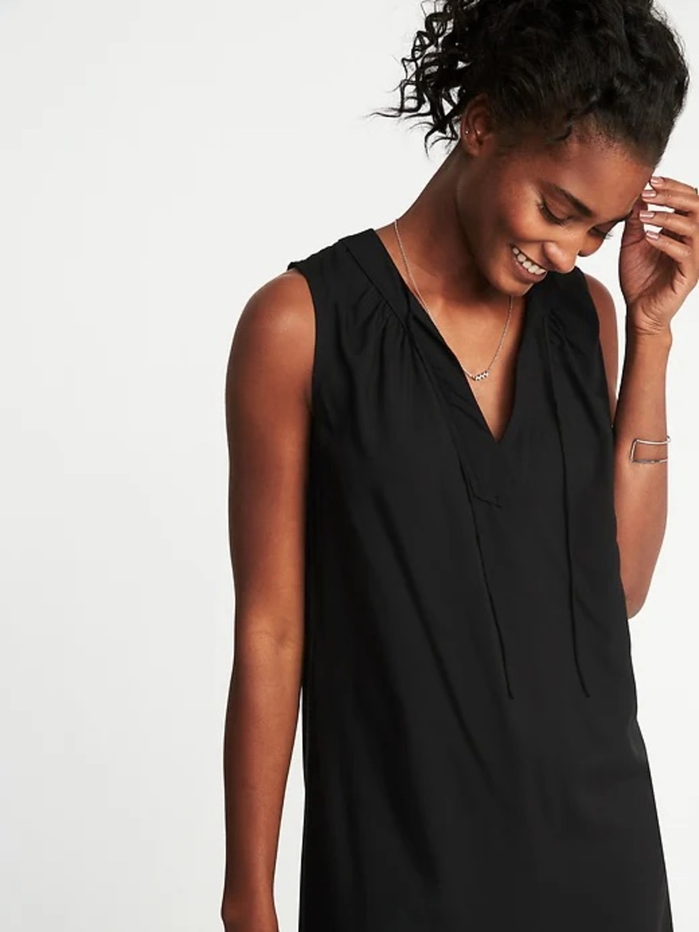 Old Navy Black Sleeveless Shift Dress. MEDIUM